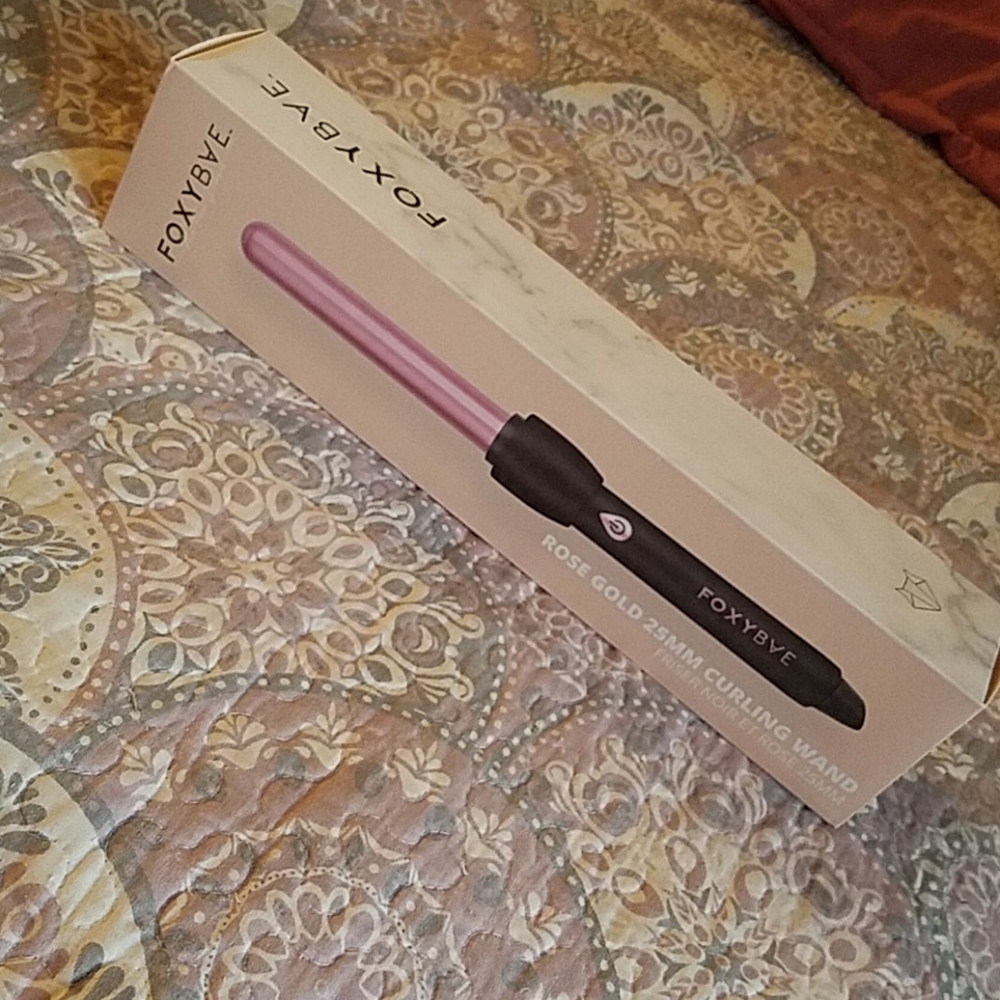Brand new, never used Curling Wand